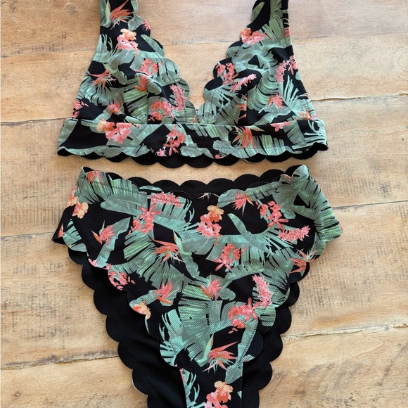 Victoria's Secret Bikini High Waisted Cheeky - Picture 4 of 9